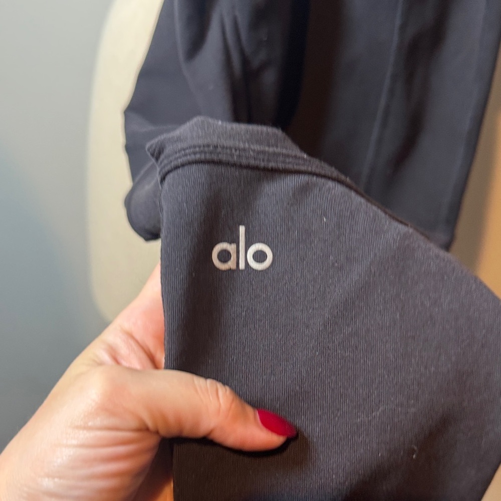 ALO Yoga Charcoal‎ Leggings - Picture 5 of 5